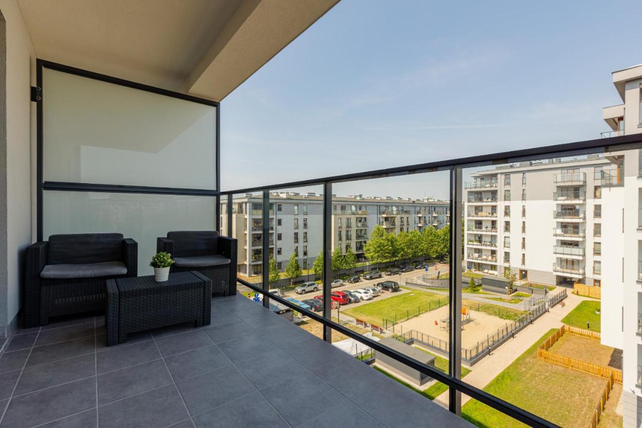 Ursus Sunny Studio For 4 Guests With Parking & Balcony By Noclegi Renters Варшава Екстер'єр фото