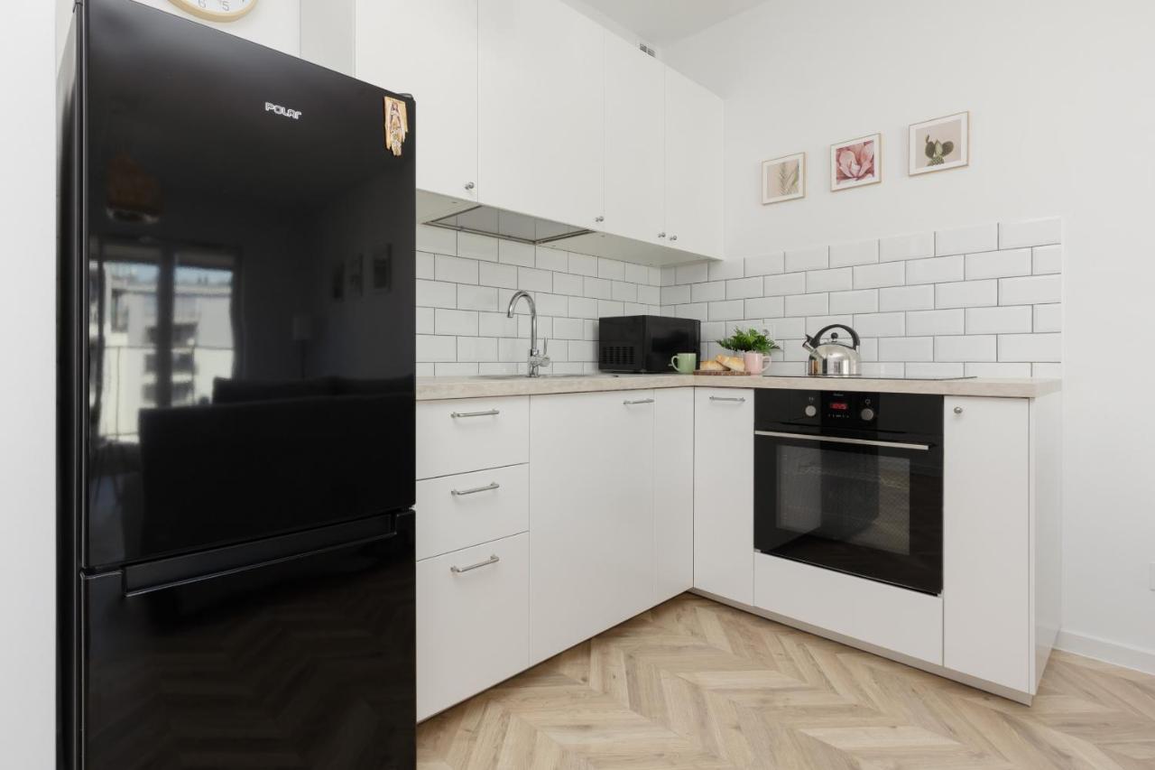 Ursus Sunny Studio For 4 Guests With Parking & Balcony By Noclegi Renters Варшава Екстер'єр фото